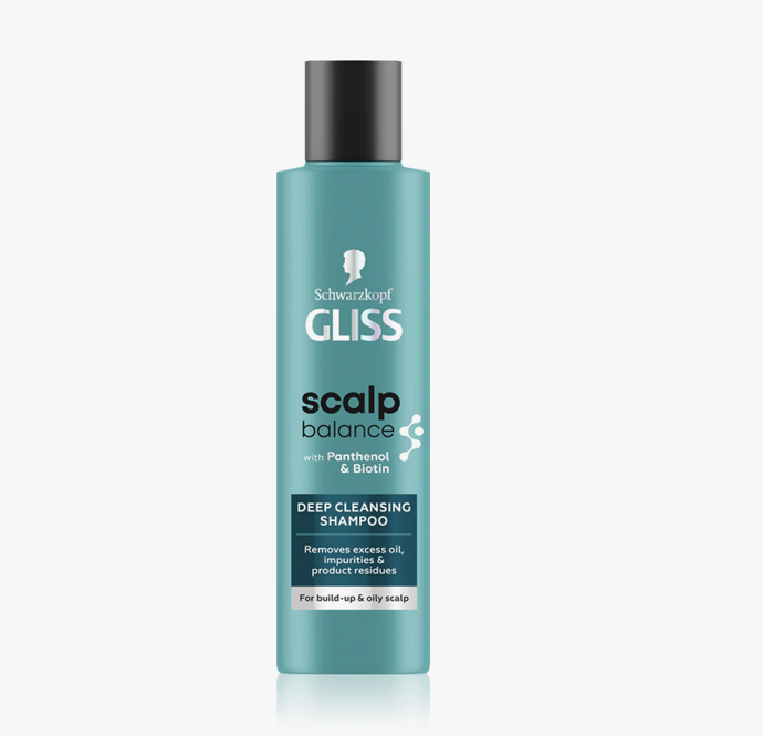 Hloubkově čisticí šampon Schwarzkopf Gliss Scalp Balance s panthenolem a biotinem účinně odstraňuje přebytečný maz, nečistoty i zbytky stylingových produktů a zanechává pokožku hlavy dokonale čistou a svěží. 168 Kč