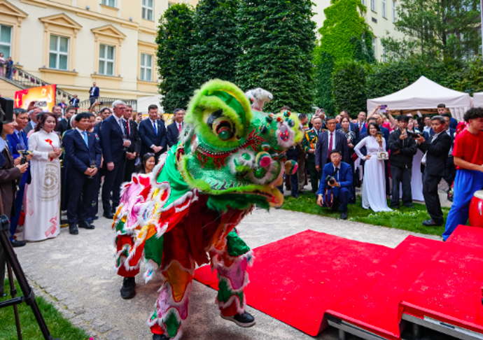 Babiš pochválil také skvělé česko-vietnamské vztahy. 
