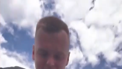 FOTO: Podnikatel natáčel video během řízení.