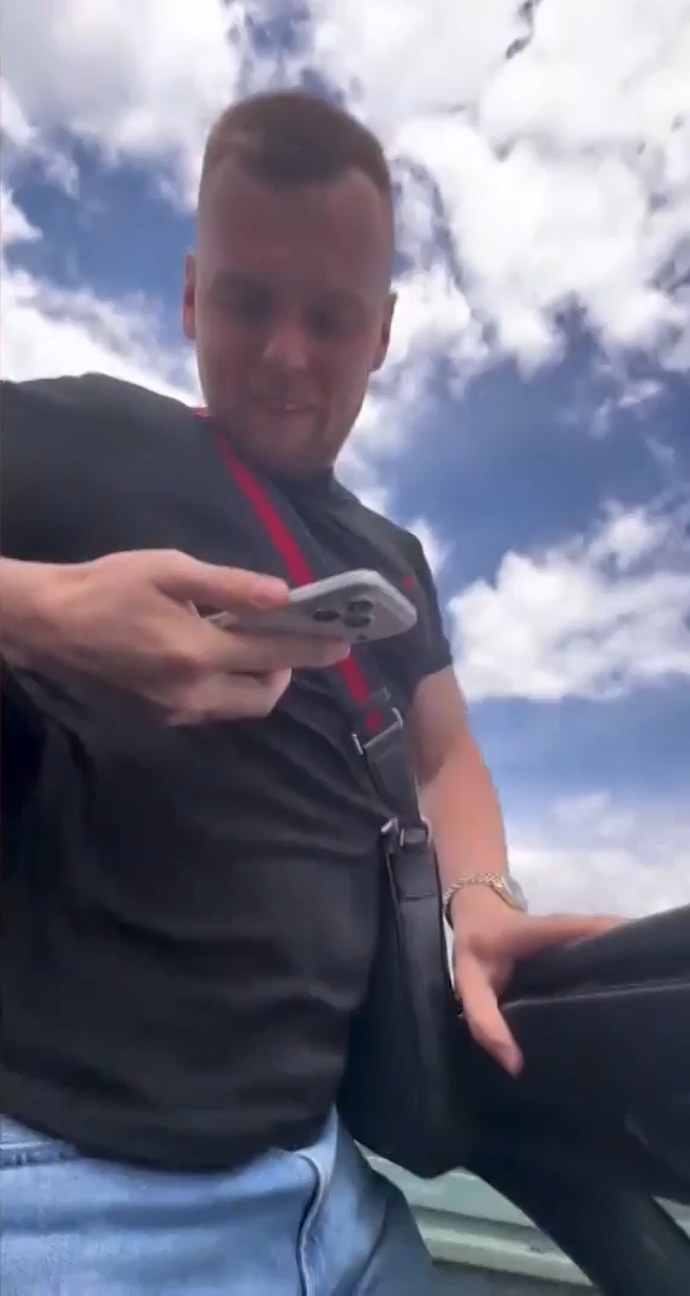 Podnikatel natáčel video během řízení. 