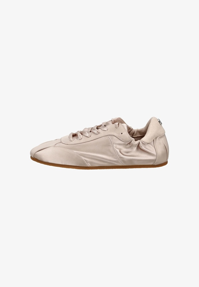Steve Madden, 2770 Kč, zalando.cz Steve Madden, 2770 Kč, zalando.cz