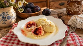 Recept na dokonalé švestkové knedlíky z odpalovaného těsta: Kouzlo norem ČSN stále funguje Recept na dokonalé švestkové knedlíky z odpalovaného těsta: Kouzlo norem ČSN stále funguje