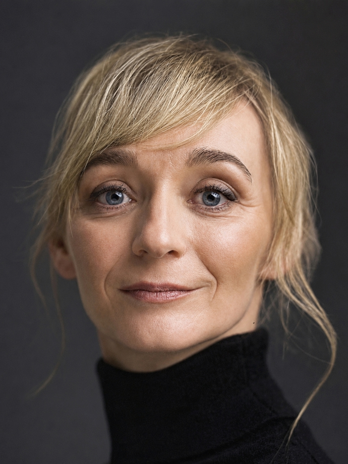 Hrdinky jako vy: Tři příběhy, které musíte slyšet v podání tří hvězd, Kláry Sedláčkové Oltové, Veroniky Lazorčákové a Jitky Ježkové. Vyprávějí je s profesionalitou a nasazením, kvůli kterým je milujeme. Hrdinky jako vy: Tři příběhy, které musíte slyšet v podání tří hvězd, Kláry Sedláčkové Oltové, Veroniky Lazorčákové a Jitky Ježkové. Vyprávějí je s profesionalitou a nasazením, kvůli kterým je milujeme.