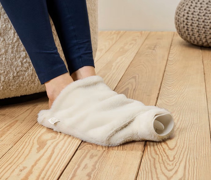 Praktické tipy, jak si užívat venku i dlouhé chladné večery koncem léta: trendy jsou plastické vzory, buklé, šalvějová a terakota Praktické tipy, jak si užívat venku i dlouhé chladné večery koncem léta: trendy jsou plastické vzory, buklé, šalvějová a terakota