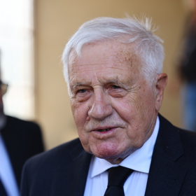 Václav Klaus stále zbrojí proti novinářce Adéle Snopové.