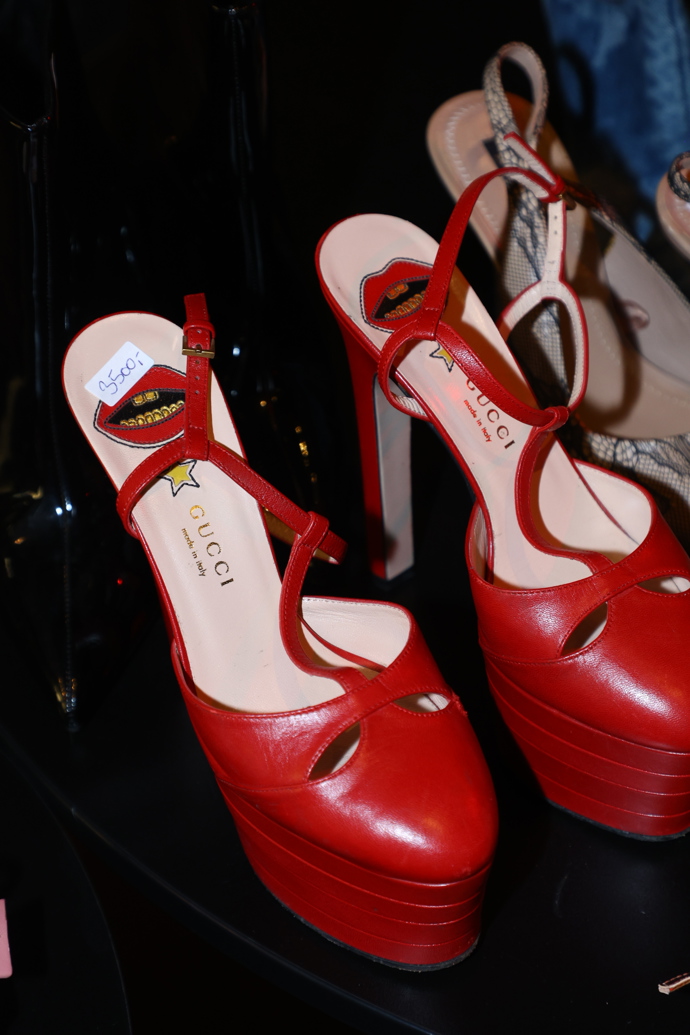 Gucci červené podpatky za 3500,- 