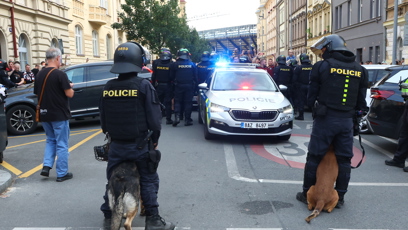 FOTO: Na scéně byli i policajti se psy.