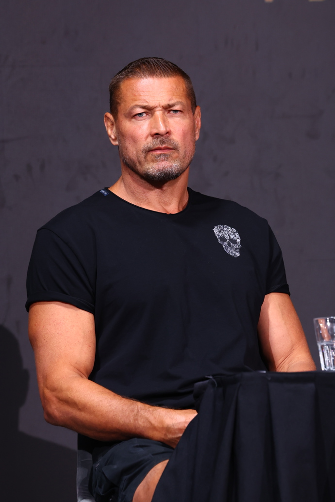 Petr Jákl na tiskovce Noc s legendou.