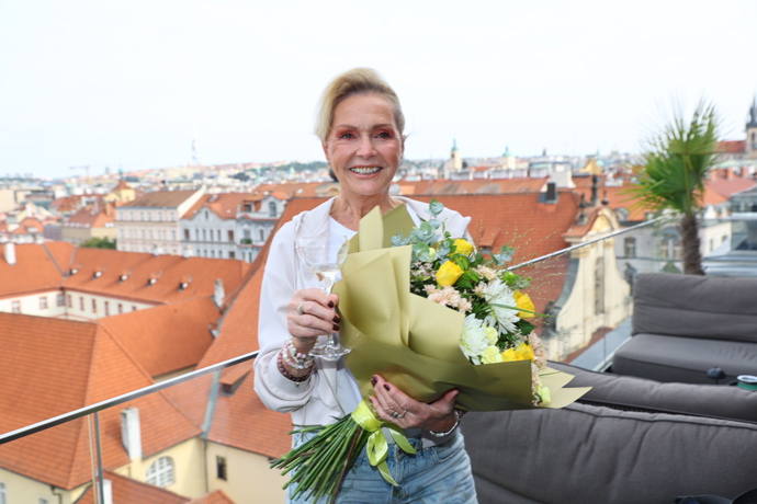 Helena Vondráčková vypadala skvěle.