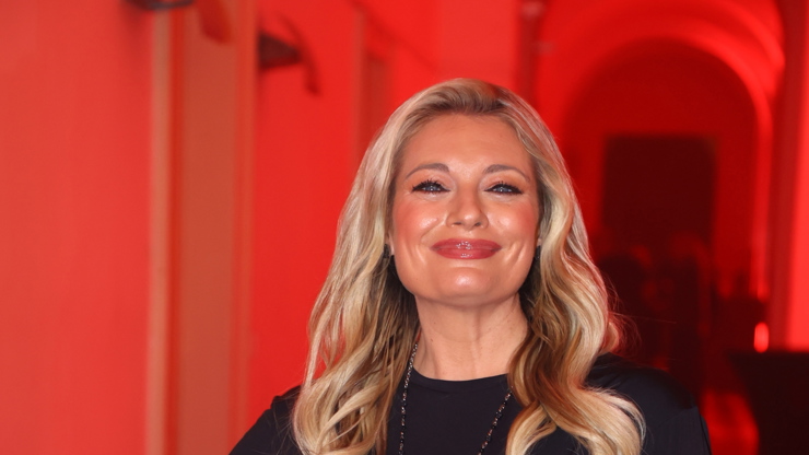 Lucie Borhyová byla celá v černé.
