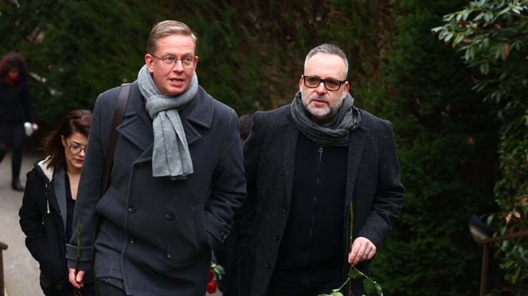 Aleš Cibulka a Michal Jagelka na pohřbu Pavla Vondry.