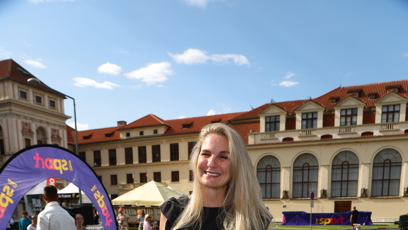 FOTO: Mia Kirchnerová s bříškem.