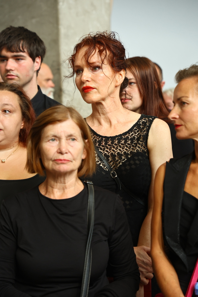 Dorazila i Sára Saudková.