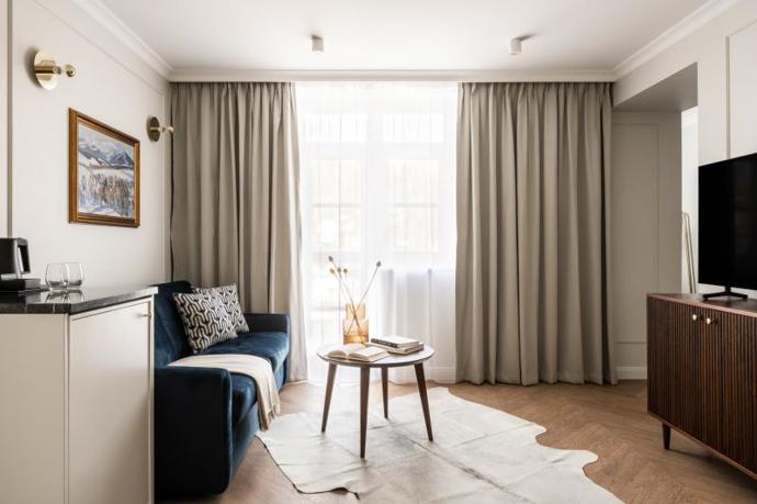 Takové bydlení byste v Zakopaném nečekali. Místo typického rustikálního stylu přináší elegantní art deco Takové bydlení byste v Zakopaném nečekali. Místo typického rustikálního stylu přináší elegantní art deco