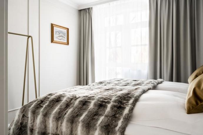 Takové bydlení byste v Zakopaném nečekali. Místo typického rustikálního stylu přináší elegantní art deco Takové bydlení byste v Zakopaném nečekali. Místo typického rustikálního stylu přináší elegantní art deco