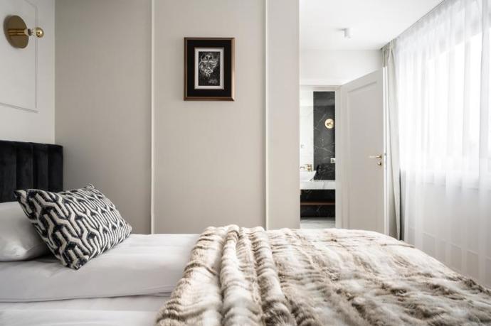 Takové bydlení byste v Zakopaném nečekali. Místo typického rustikálního stylu přináší elegantní art deco Takové bydlení byste v Zakopaném nečekali. Místo typického rustikálního stylu přináší elegantní art deco
