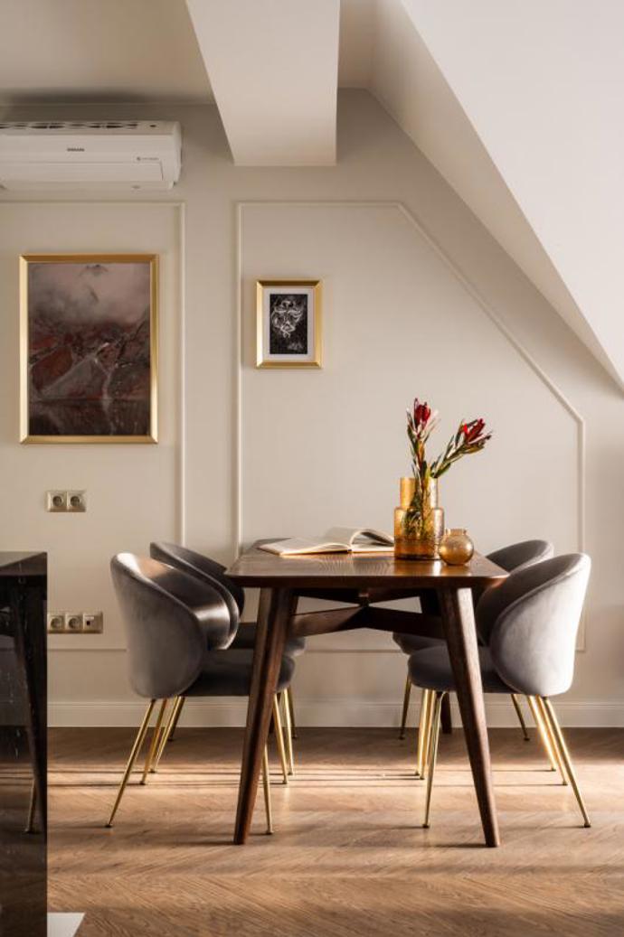 Takové bydlení byste v Zakopaném nečekali. Místo typického rustikálního stylu přináší elegantní art deco Takové bydlení byste v Zakopaném nečekali. Místo typického rustikálního stylu přináší elegantní art deco