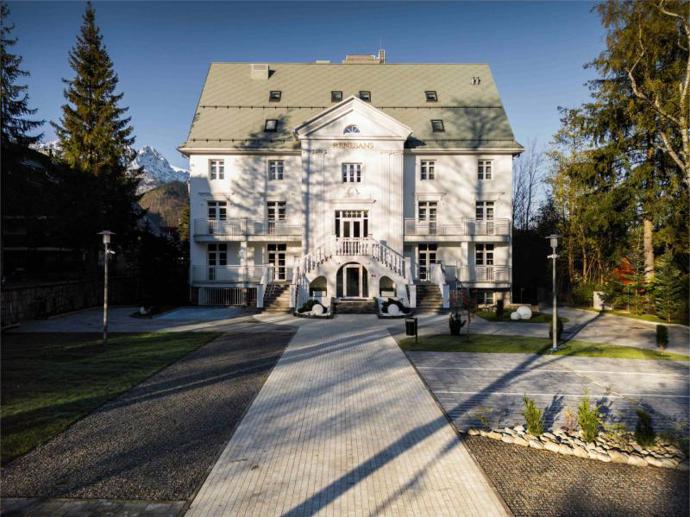Takové bydlení byste v Zakopaném nečekali. Místo typického rustikálního stylu přináší elegantní art deco Takové bydlení byste v Zakopaném nečekali. Místo typického rustikálního stylu přináší elegantní art deco