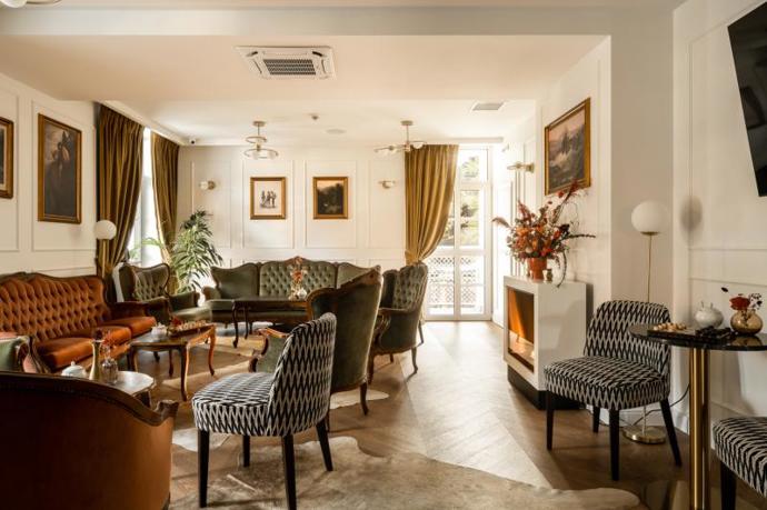 Takové bydlení byste v Zakopaném nečekali. Místo typického rustikálního stylu přináší elegantní art deco Takové bydlení byste v Zakopaném nečekali. Místo typického rustikálního stylu přináší elegantní art deco