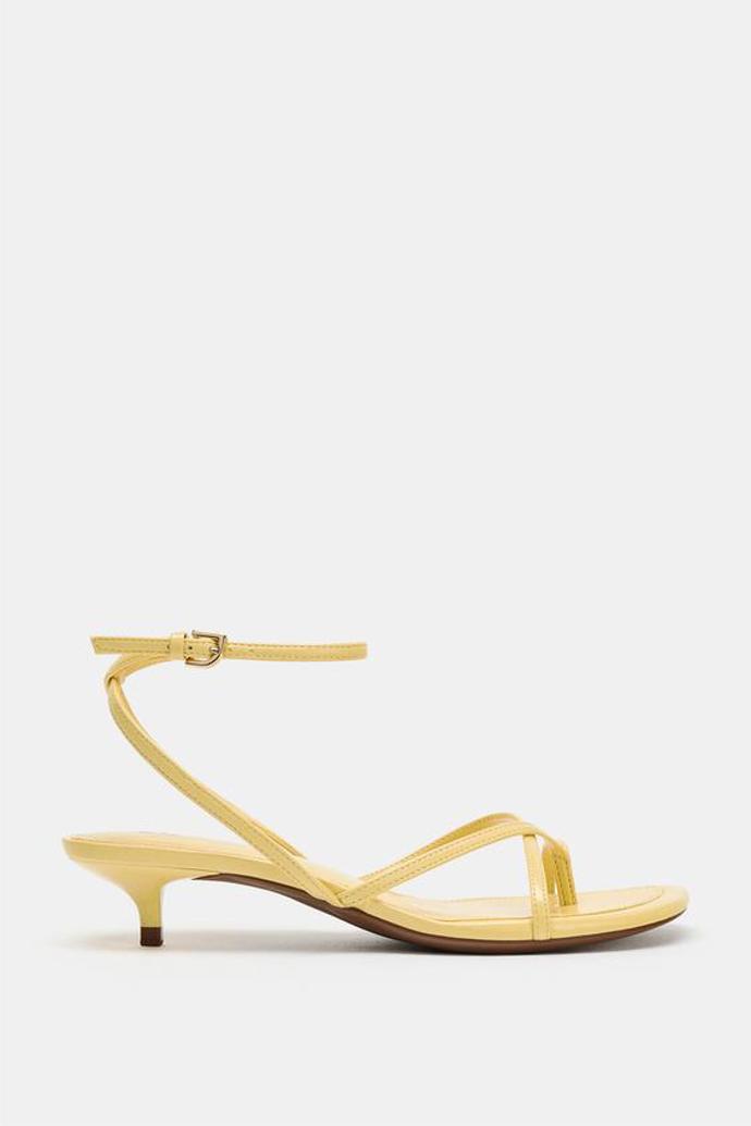 Sandály na tenkém podpatku s páskem, Zara, 849 Kč