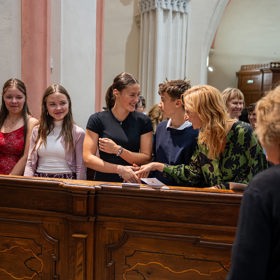První dáma Eva Pavlová sdílela na sociálních sítích fotografie ze zahájení hudebního festivalu Zlatá Pecka v Chrudimi.
