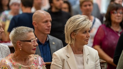 FOTO: Některé fanoušky naštvalo, že se Eva Pavlová objevila na slavnostním zahájení festivalu po boku operní pěvkyně Dagmar Peckové, která nyní kandiduje do Senátu za ODS. Považují to za předvolební kampaň.