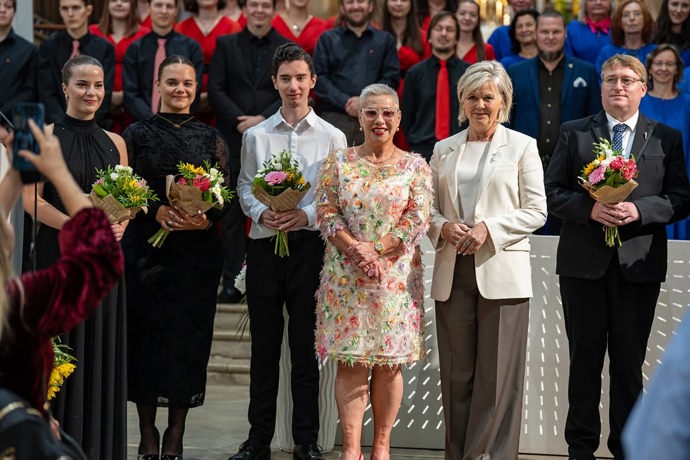 Fanoušci pochválili vizáž i outfit Evy Pavlové a Dagmar Peckové.