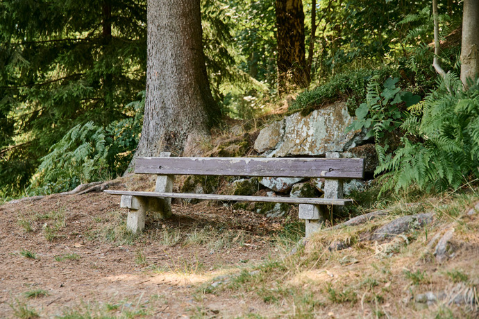 Klasická lavička pro pocestné