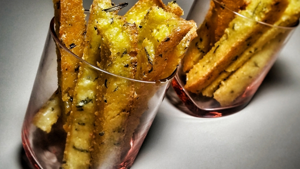 ELLE Menu: Polentové hranolky s parmazánem