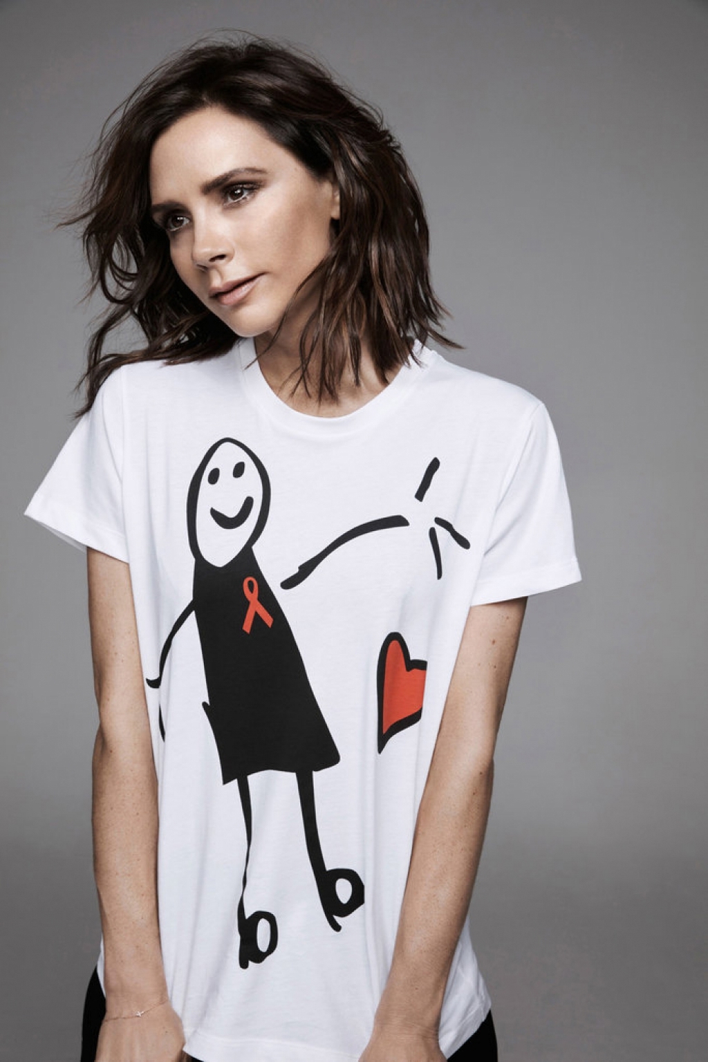 Kupte si stylová trika od Victorie Beckham nebo Johnnyho Deppa. Podpoříte dobrou věc Kupte si stylová trika od Victorie Beckham nebo Johnnyho Deppa. Podpoříte dobrou věc