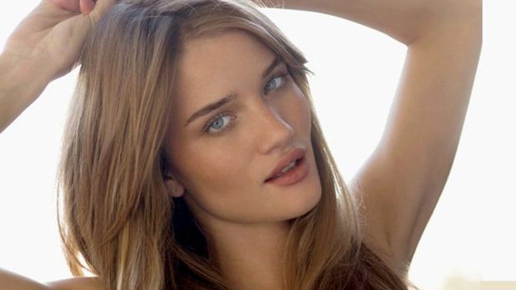 Rosie Huntington-Whiteley radí, jak mít dokonalé tělo Rosie Huntington-Whiteley radí, jak mít dokonalé tělo