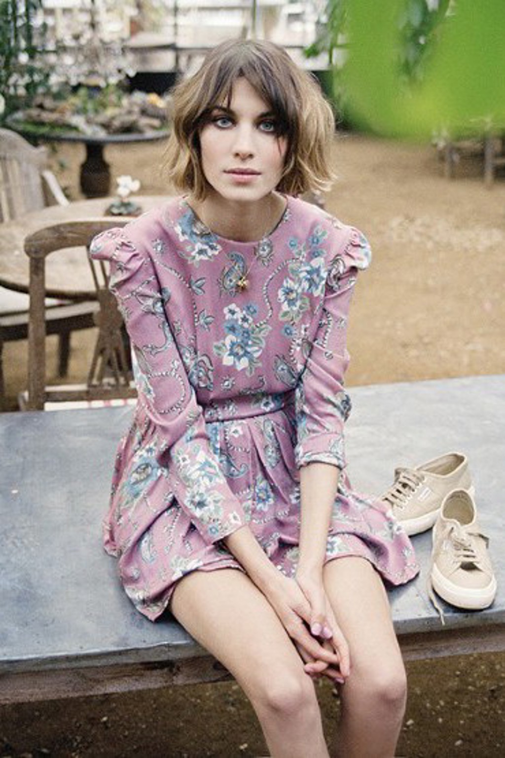 Alexa Chung v kampani kultovních kecek Superga