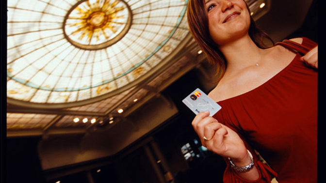 Baví vás nakupování? S MasterCard Elite si ho užijete ještě víc