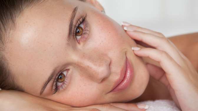 5 beauty hacks, které zaručí zářivější pleť