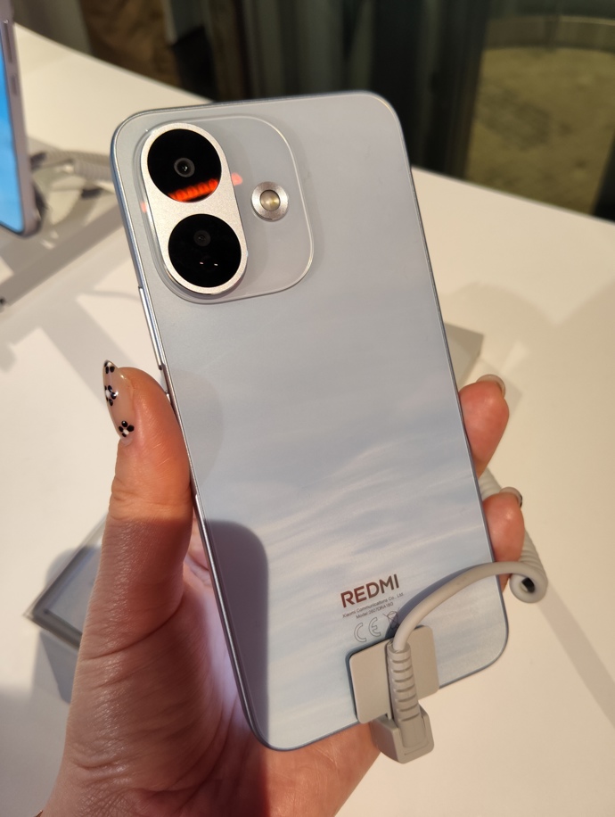 Toto je barva REDMI Note 17 Pro 5G foceno stejnou řadou. 
