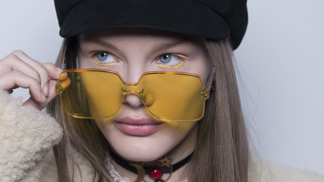 Hot trend z Paříže: Oční linky podle slunečních brýlí