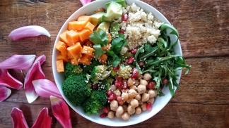ELLE Menu: Buddha bowl s cizrnou a quinoou