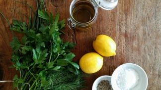 ELLE Menu: 4x originální dresing k letním salátům