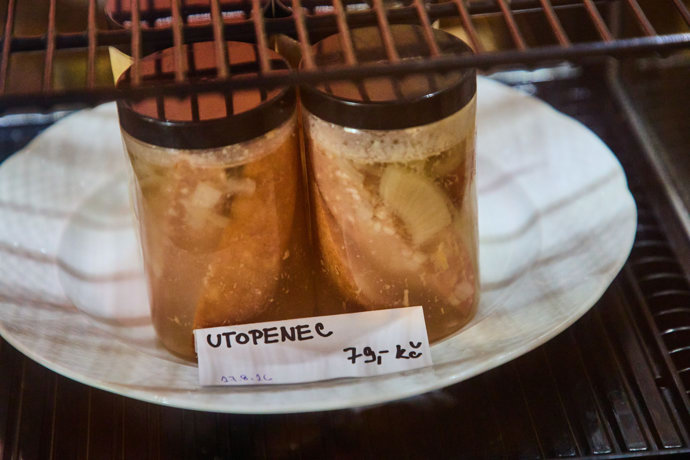 Nechybí ani české klasiky za velmi přívětivou cenu. 