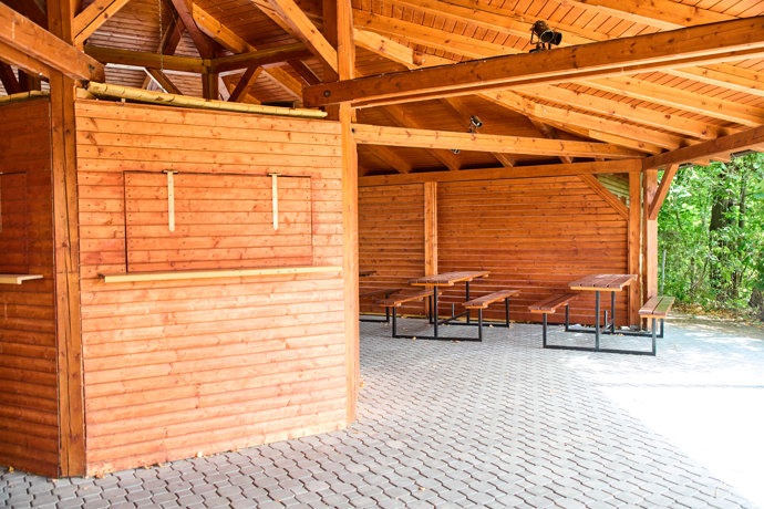Venkovní prostory restaurace jsou také vcelku velké. 