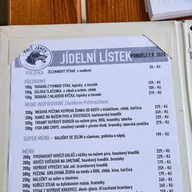 Jídelní lístek nabízí opravdu velkou škálu jídel.