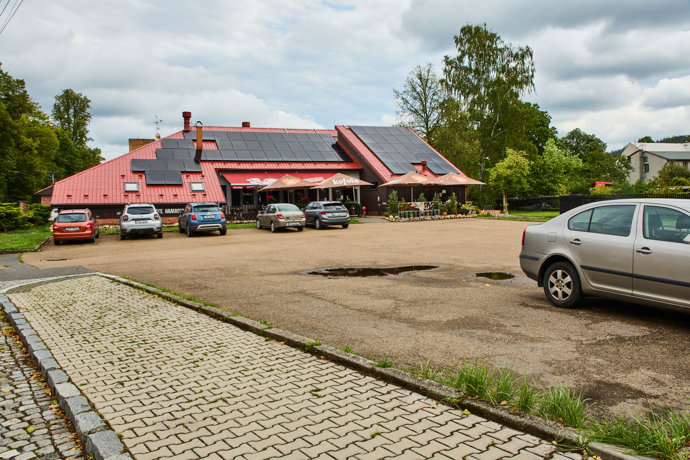 Restaurace Hamrovka se nachází v Dobřívě. 