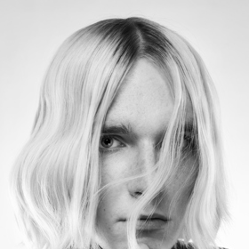 Vítězná práce Roberta Starého a Marka Metelky, kteří obsadili na mezinárodní kadeřnické soutěži One Shot Global Hair Awards první místo v kategorii pánských střihů