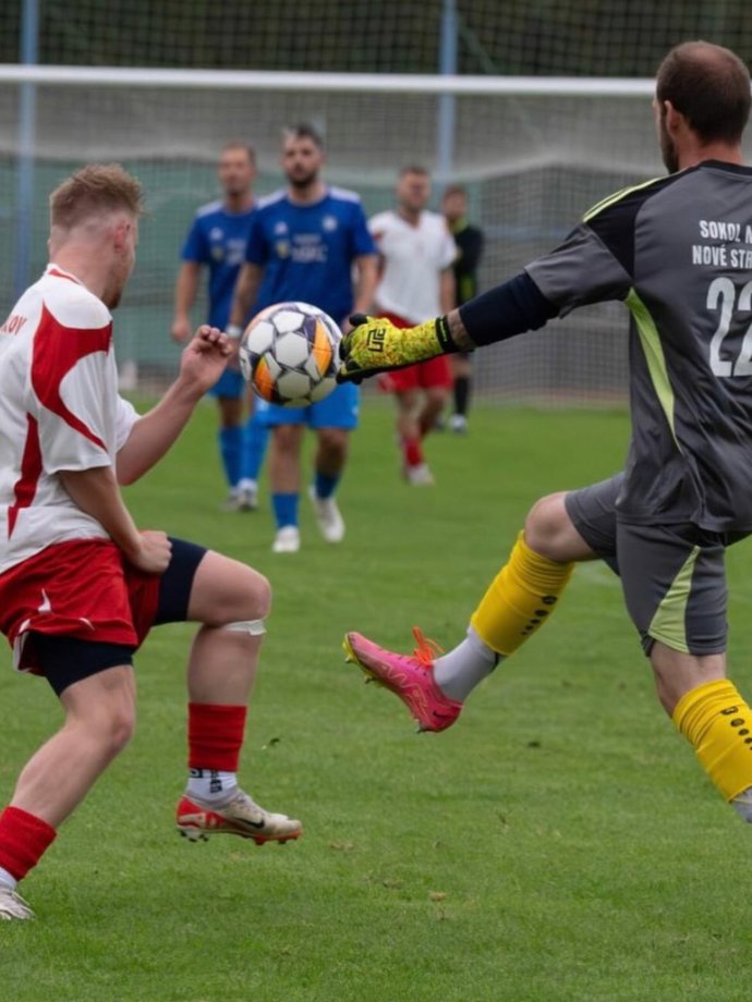 Martin Klíma působil jako brankář TJ Sokol Mšec–Nové Strašecí.