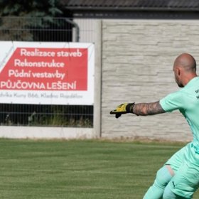 Pětatřicetiletý fotbalista tragicky zahynul při dopravní nehodě.