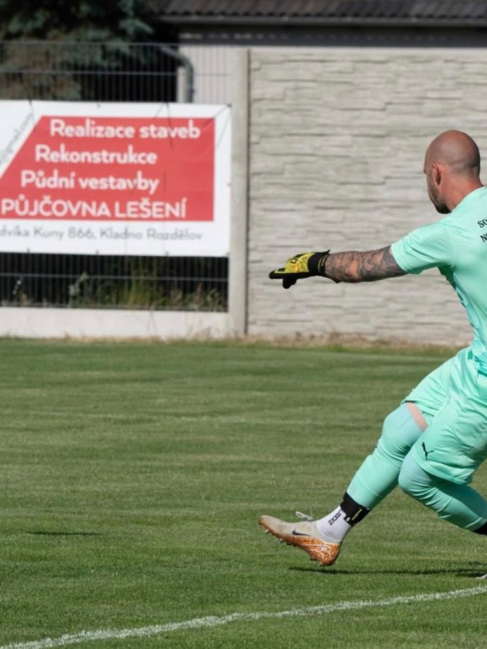 Pětatřicetiletý fotbalista tragicky zahynul při dopravní nehodě.