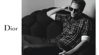 Robert Pattinson jako nová tvář podzimní kampaně Dior Homme