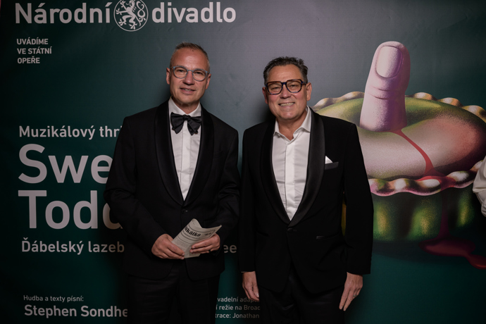 Pavel Vítek po boku svého partnera Janise Sidovského.