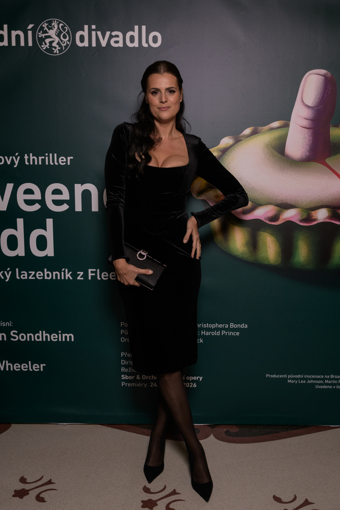 Ornella Koktová vyrazila na operu Sweeney Todd.