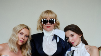 Dana Batulková, Mariana Prachařová a Sára SandevaMake-Up: @ivanatoky, @douglasczech & @armanibeautyVlasy: @wellaczskBrýle: @etniabarcelonaŠaty: @bacakrystofFashion director a Styling: @mariakohutikAsistent stylingu: Danil Pryima @danilpryima & Siuzanna Yunusova @sgayechkaRetuš (Pupp/Thermal): Štěpán Molitor @stepan.molitor Dana Batulková, Mariana Prachařová a Sára SandevaMake-Up: @ivanatoky, @douglasczech & @armanibeautyVlasy: @wellaczskBrýle: @etniabarcelonaŠaty: @bacakrystofFashion director a Styling: @mariakohutikAsistent stylingu: Danil Pryima @danilpryima & Siuzanna Yunusova @sgayechkaRetuš (Pupp/Thermal): Štěpán Molitor @stepan.molitor